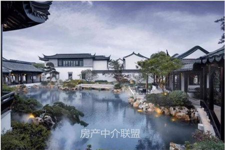 二实小南邻一楼带院3室2厅1卫65万120m2出售